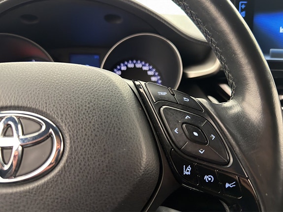 Toyota C-HR 18 of 30