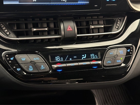 Toyota C-HR 23 of 30