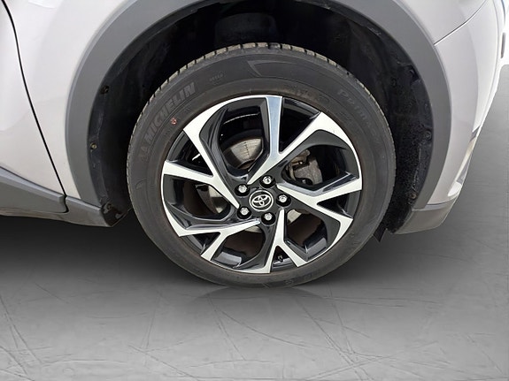 Toyota C-HR 29 of 30