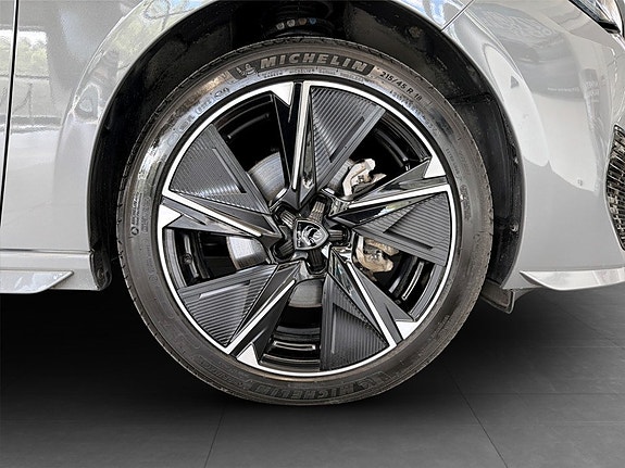 Peugeot e-308 18 of 19