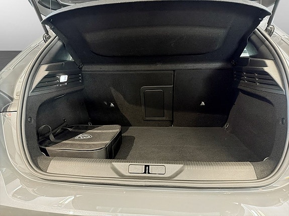Peugeot e-308 19 of 19