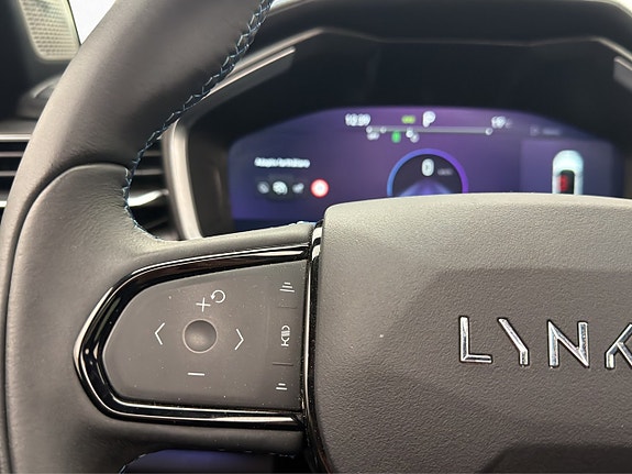 Lynk & Co 01 18 of 30