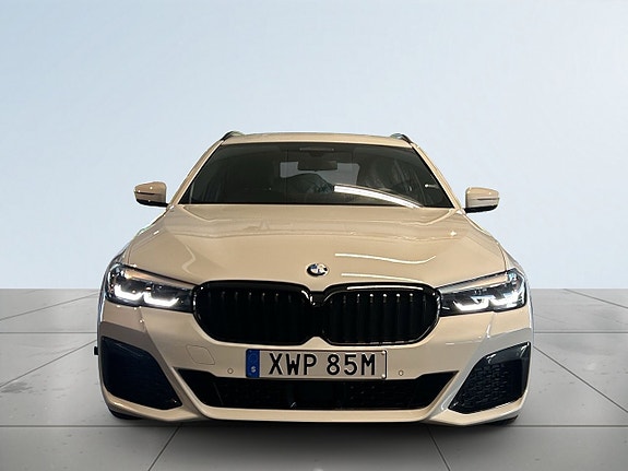 BMW 520d 2 of 5