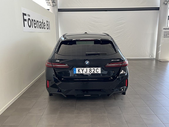 BMW i5 14 of 16
