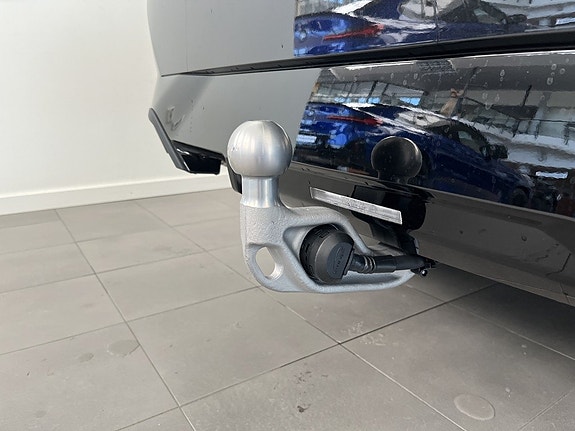 BMW i5 13 of 16