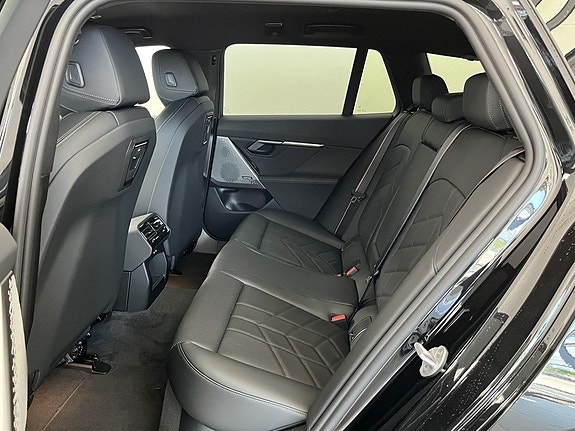 BMW i5 12 of 16