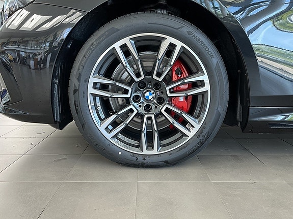 BMW i5 4 of 16