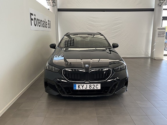BMW i5 2 of 16