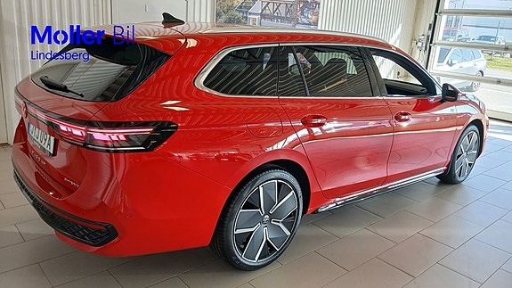 Volkswagen Passat 6 of 27