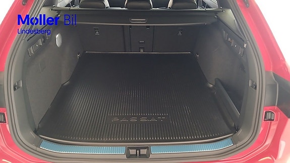 Volkswagen Passat 12 of 27