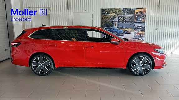 Volkswagen Passat 4 of 27