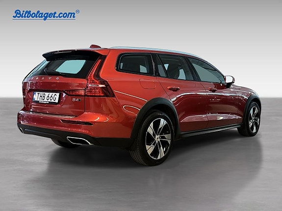 Volvo V60 Cross Country 4 of 5