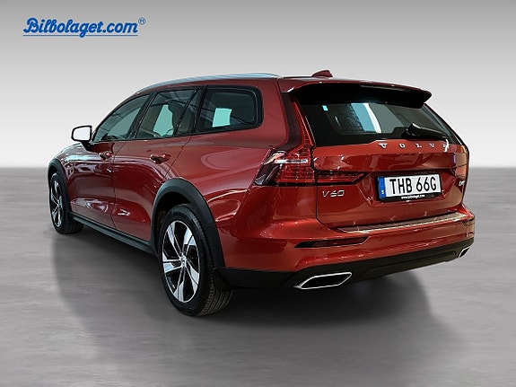 Volvo V60 Cross Country 5 of 5