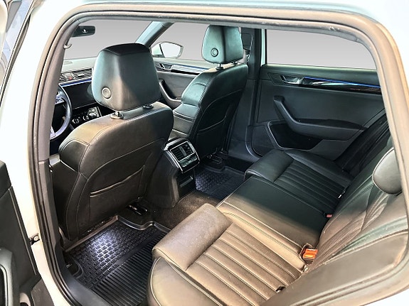 Skoda Superb 11 of 18