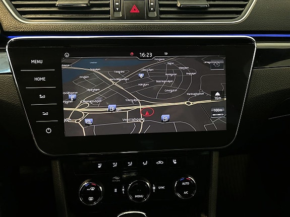 Skoda Superb 14 of 18