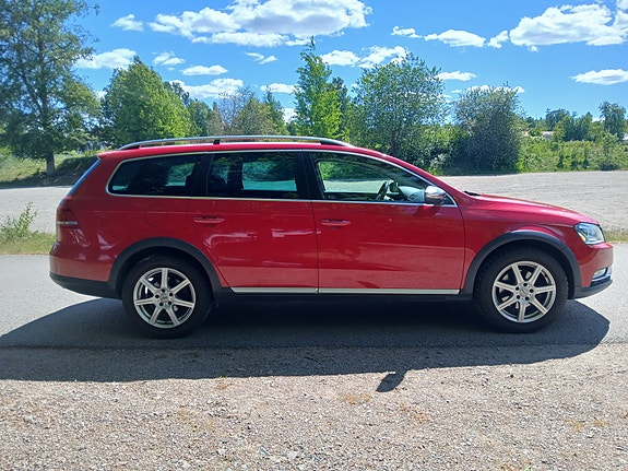 Volkswagen Passat Alltrack 4 of 5