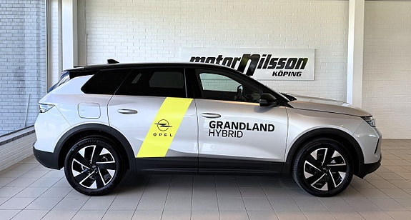 Opel Grandland 2 of 5