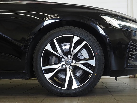 Volvo V60 9 of 25