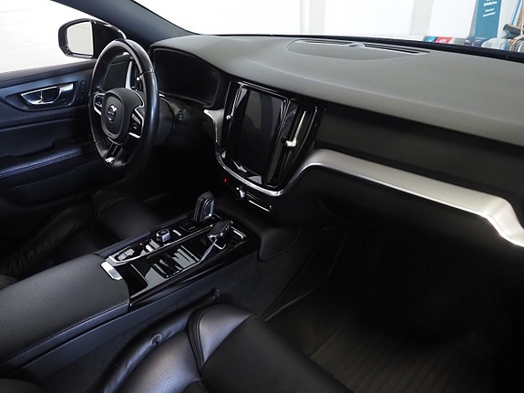 Volvo V60 14 of 25