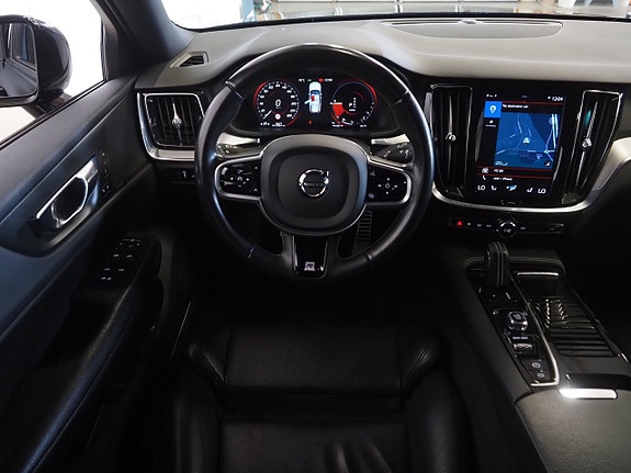 Volvo V60 16 of 25