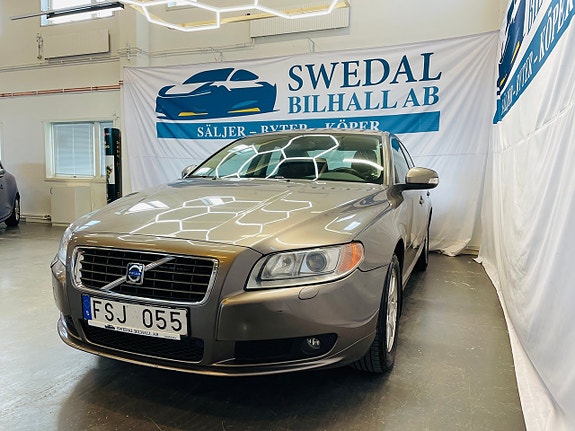 Volvo S80 4 of 5