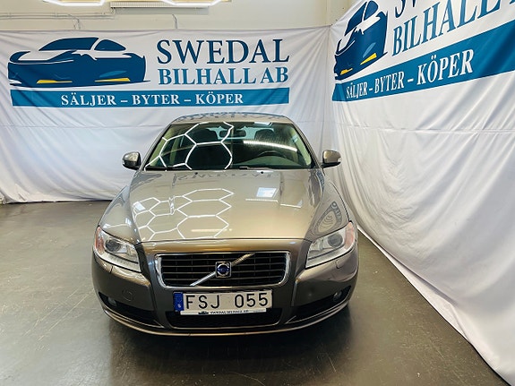 Volvo S80 3 of 5