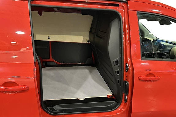 Mercedes-Benz eCitan 8 of 15