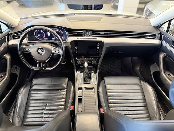 Volkswagen Passat Alltrack 12 of 16