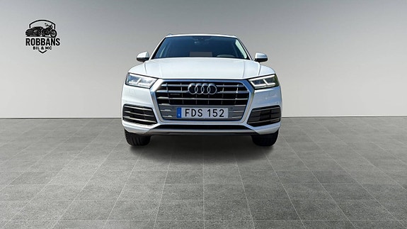 Audi Q5 2 of 5