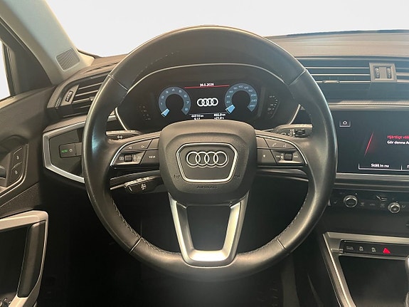 Audi Q3 12 of 15