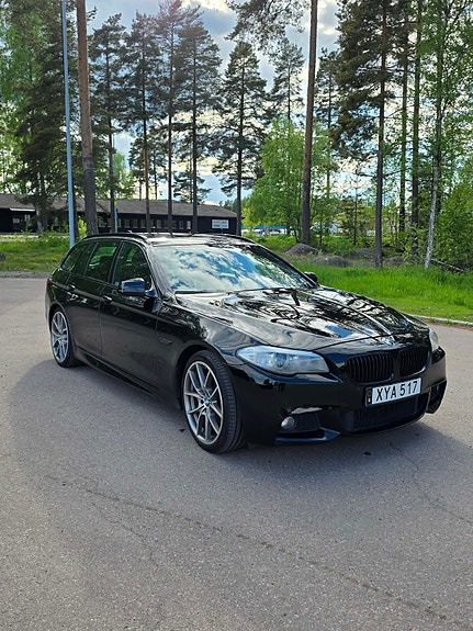 BMW 520d 2 of 5