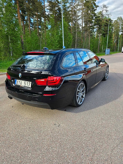BMW 520d 4 of 5