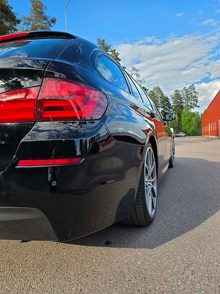 BMW 520d 3 of 5