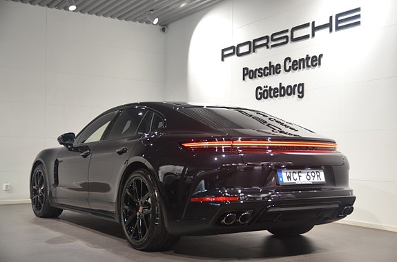 Porsche Panamera 4S 6 of 24
