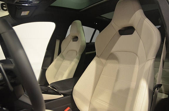 Porsche Panamera 4S 20 of 24