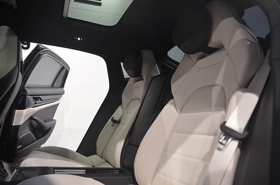Porsche Panamera 4S 24 of 24