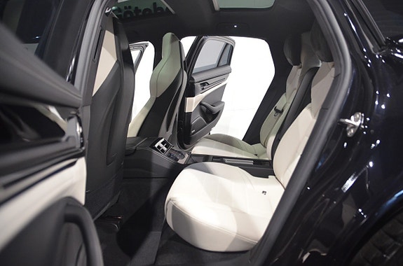 Porsche Panamera 4S 22 of 24