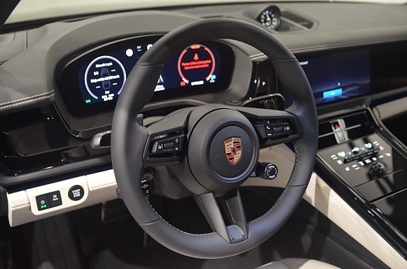 Porsche Panamera 4S 12 of 24