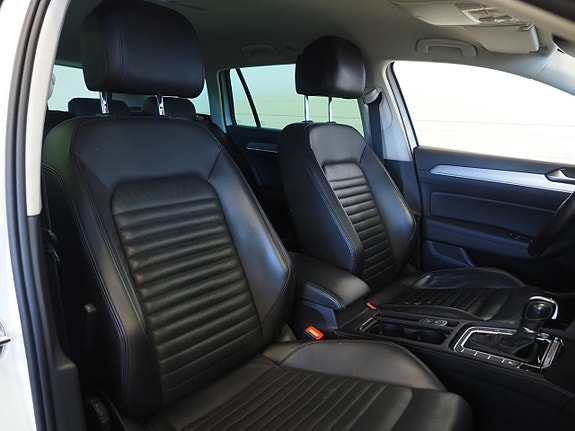 Volkswagen Passat 9 of 25