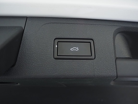 Volkswagen Passat 24 of 25