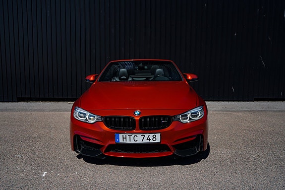 BMW M4 3 of 5