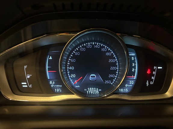 Volvo XC60 11 of 26