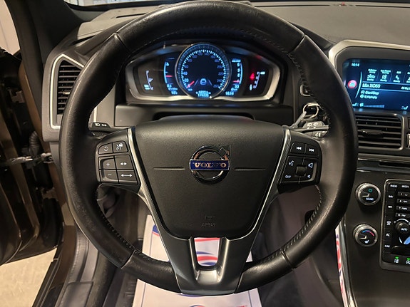 Volvo XC60 10 of 26