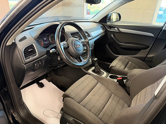 Audi Q3 12 of 19