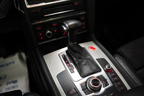 Audi Q7 15 of 26