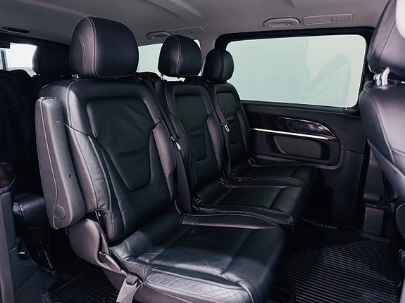 Mercedes-Benz V250 7 of 21