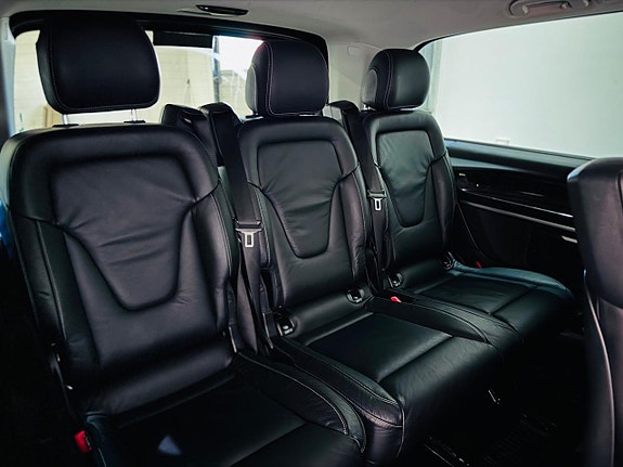 Mercedes-Benz V250 8 of 21