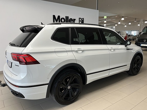 Volkswagen Tiguan Allspace 4 of 5