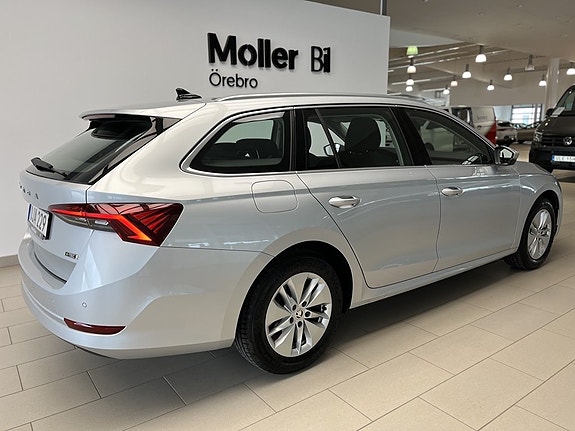 Skoda Octavia 3 of 5