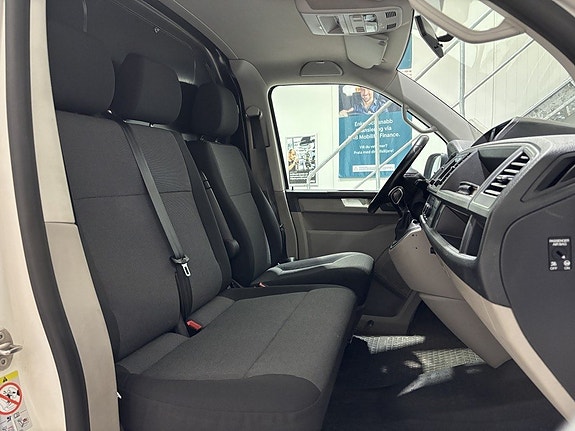 Volkswagen Transporter 11 of 27